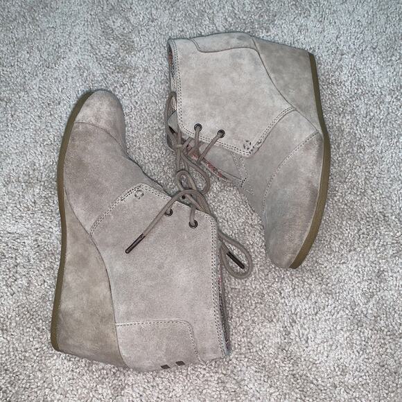 TOMS Kala Wedge Suede Bootie Sz 10 - Picture 3 of 9